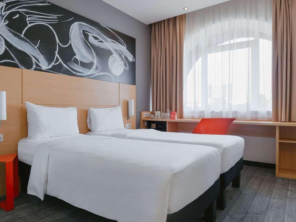 Ibis Moscow Oktyabrskoye Pole Hotel Стая снимка